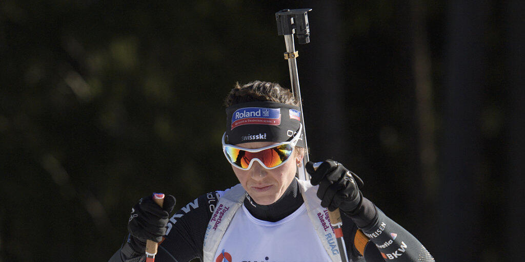 Die Schweizer Biathtletin Selina Gasparin startet mit einem 16. Rang in die Saison