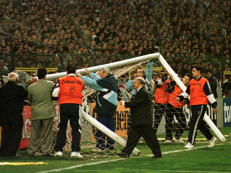 Der Torfall von Madrid ereignete sich vor dem Halbfinal-Hinspiel zwischen Real Madrid und Borussia Dortmund am 1. April 1998
