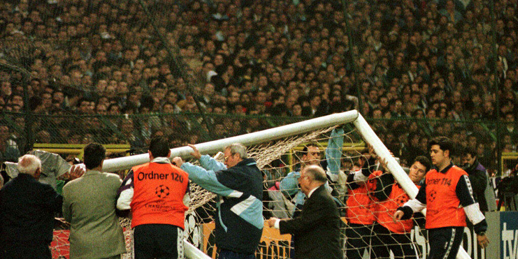 Der Torfall von Madrid ereignete sich vor dem Halbfinal-Hinspiel zwischen Real Madrid und Borussia Dortmund am 1. April 1998