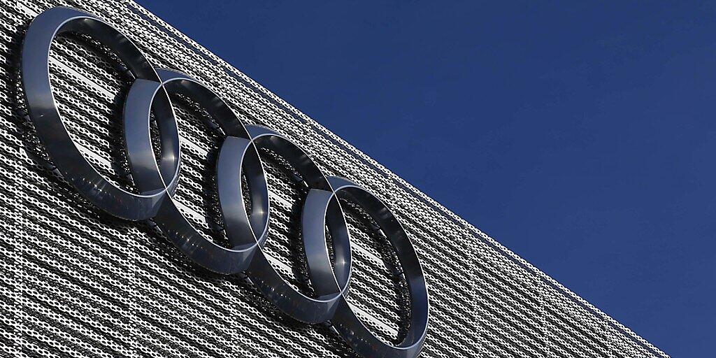 Der blaue Himmel täuscht: Audi verkauft im zweiten Quartal beinahe ein Viertel weniger Autos. (Archivbild) Der blaue Himmel täuscht: Audi verkauft im zweiten Quartal beinahe ein Viertel weniger Autos. (Archivbild)