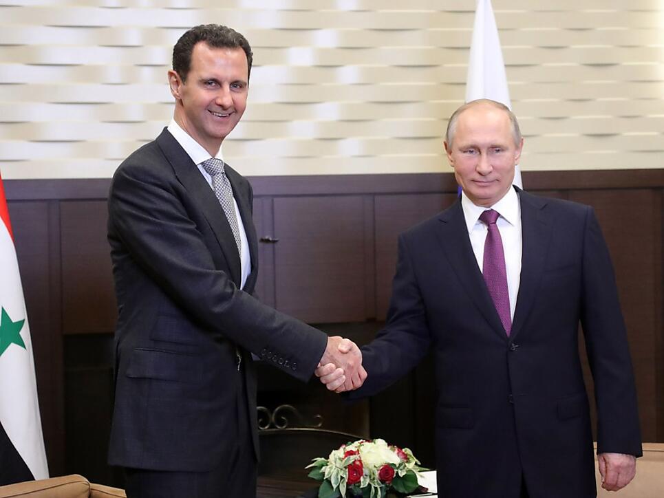Syriens Machthaber Baschar al-Assad (l) mit seinem Verbündeten, dem russischen Präsidenten Wladimir Putin (Archiv)