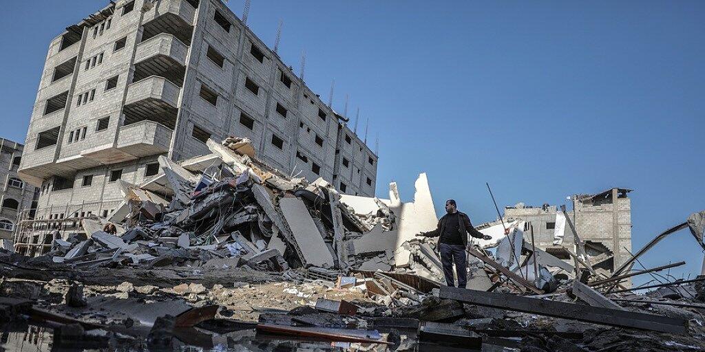 Zerstörtes Gebäude am Dienstag in Gaza City nach einem israelischen Luftangriff.