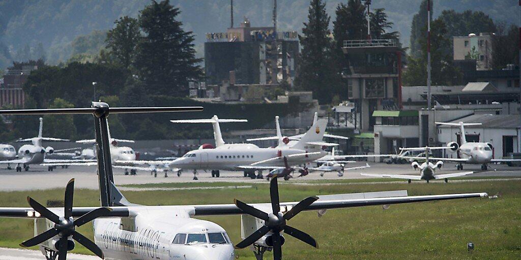 Der Kanton Tessin soll seine Beteiligung am Flughafen Lugano erhöhen. Doch die "Bewegung für den Sozialismus" hat bereits das Referendum angekündigt (Archivbild).