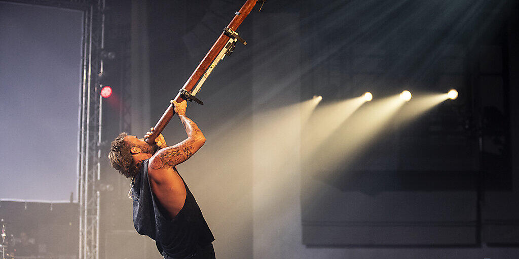 Der Australier Xavier Rudd am Samstag am Blue Balls Festival in Luzern. Wie es mit dem Anlass weiter geht, ist offen.