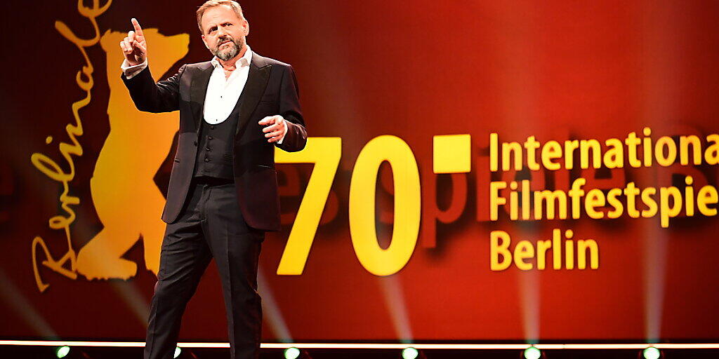 Berlinale-Moderator Samuel Finzi bei der Eröffnung der Filmfestspiele am Potsdamer Platz.