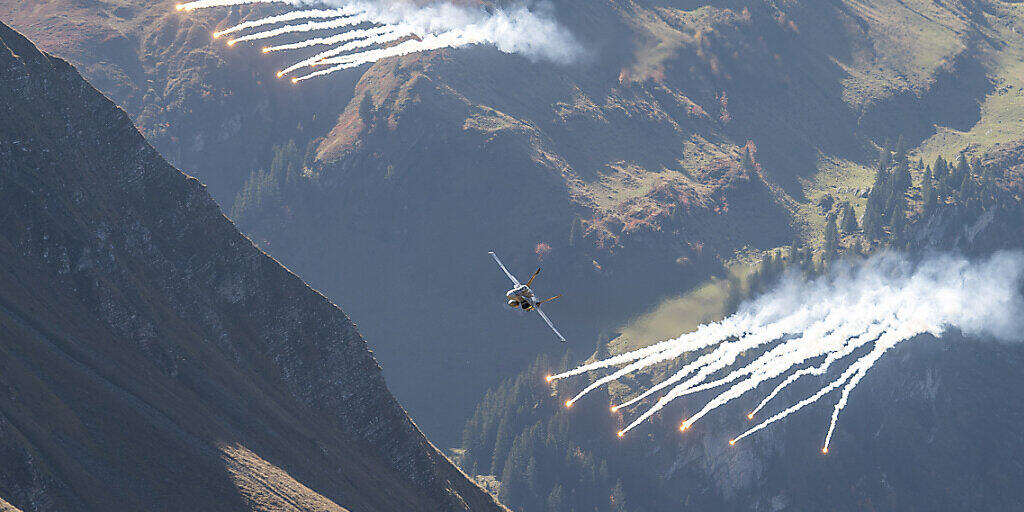 Das traditionelle Fliegerschiessen auf der Axalp - hier ein Bild aus dem Jahr 2018 - findet auch dieses Jahr nicht statt. Grund dafür sind die zu engen Platzverhältnisse während der Corona-Pandemie. (Archivbild)