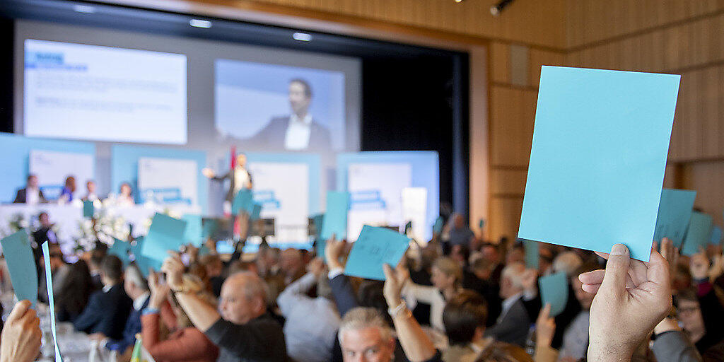 Höheres Rentenalter und tiefere Renten in der zweiten Säule: Die Delegierten der FDP beschlossen am Samstag in Flawil eine Resolution zur Altersvorsorge.