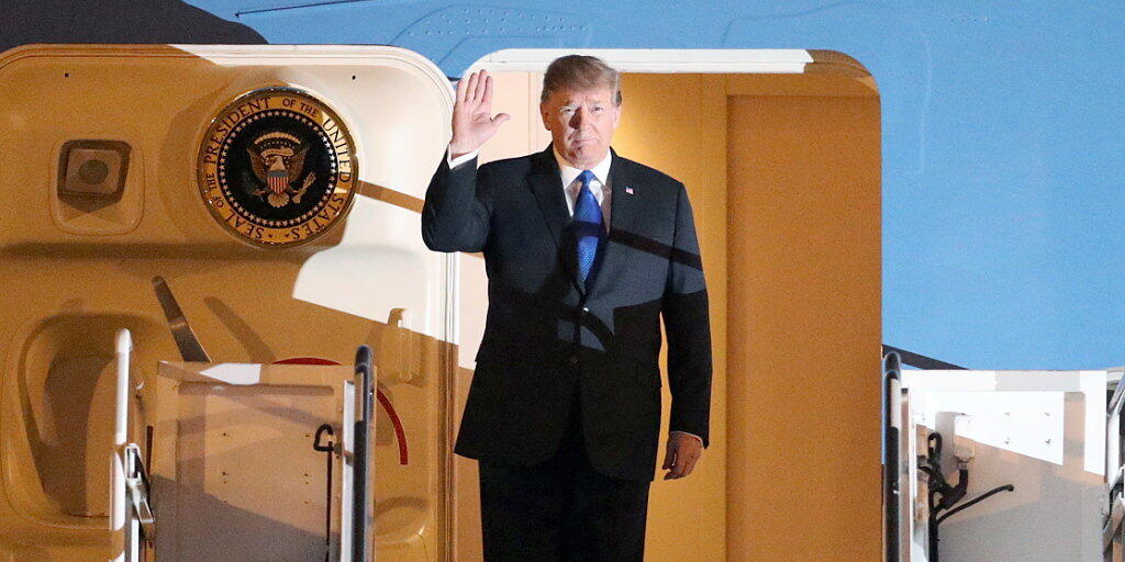 US-Präsident Donald Trump bei seiner Ankunft am Gipfelort im vietnamesischen Hanoi am Dienstag.