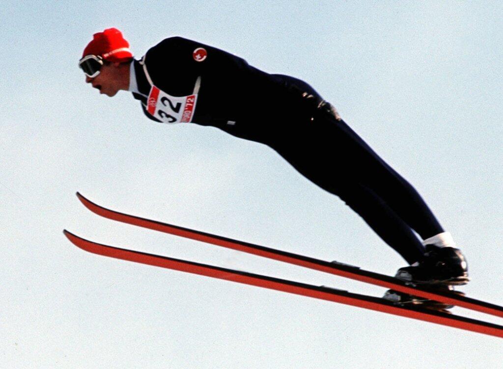 Walter Steiner an den Olympischen Winterspielen in Sapporo 1972, wo sich der unvergleichliche Skiflieger auf der Grossschanze "nur" mit Silber begnügen musste. (KEYSTONE/Anonymous) Walter Steiner an den Olympischen Winterspielen in Sapporo 1972, wo sich der unvergleichliche Skiflieger auf der Grossschanze "nur" mit Silber begnügen musste. (KEYSTONE/Anonymous)