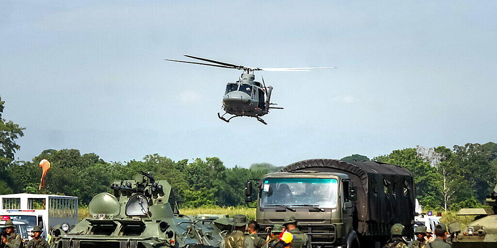 Mitglieder der venezolanischen Armee zu Beginn der Militärübung an der Grenze zu Kolumbien.