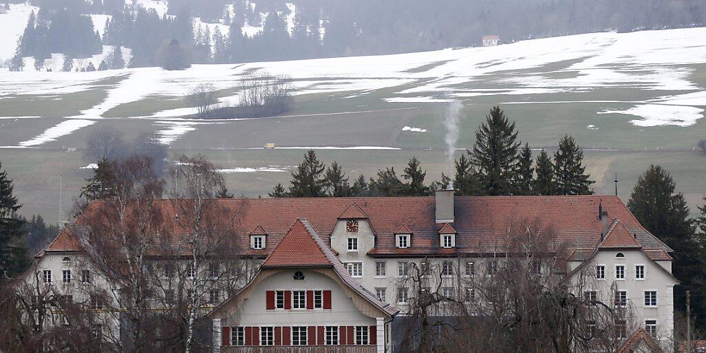 Das ehemalige kantonale Jugendheim in Prêles auf einer Aufnahme von 2012. (Archivbild)