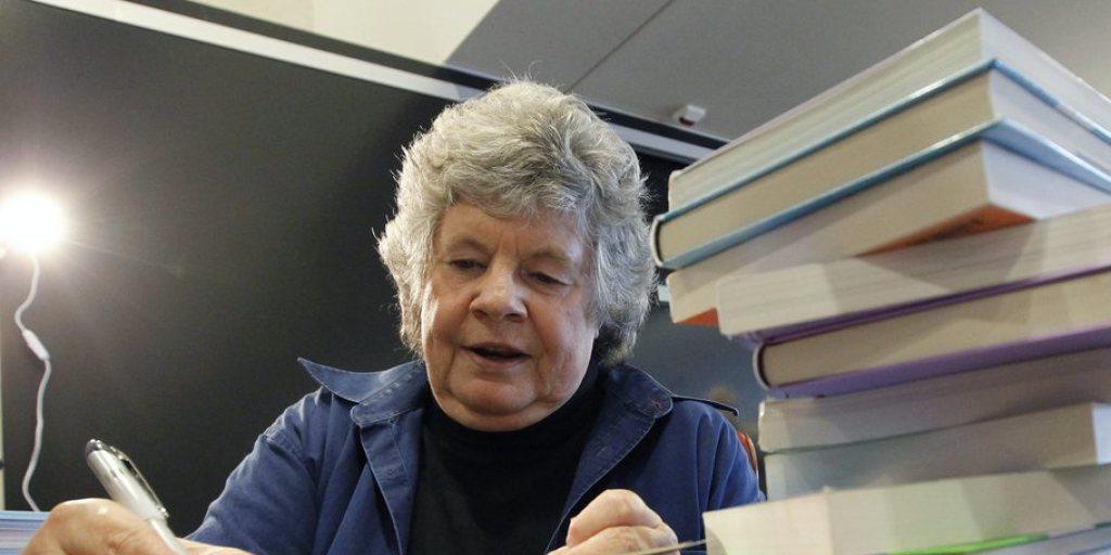 Eine bodenständige Dame: Die britische Autorin Antonia S. Byatt (hier nach einer Lesung an den Solothurner Literaturtagen 2010) feiert heute - vielleicht mit einer Runde Snooker - ihren 80. Geburtstag. (Archivbild)