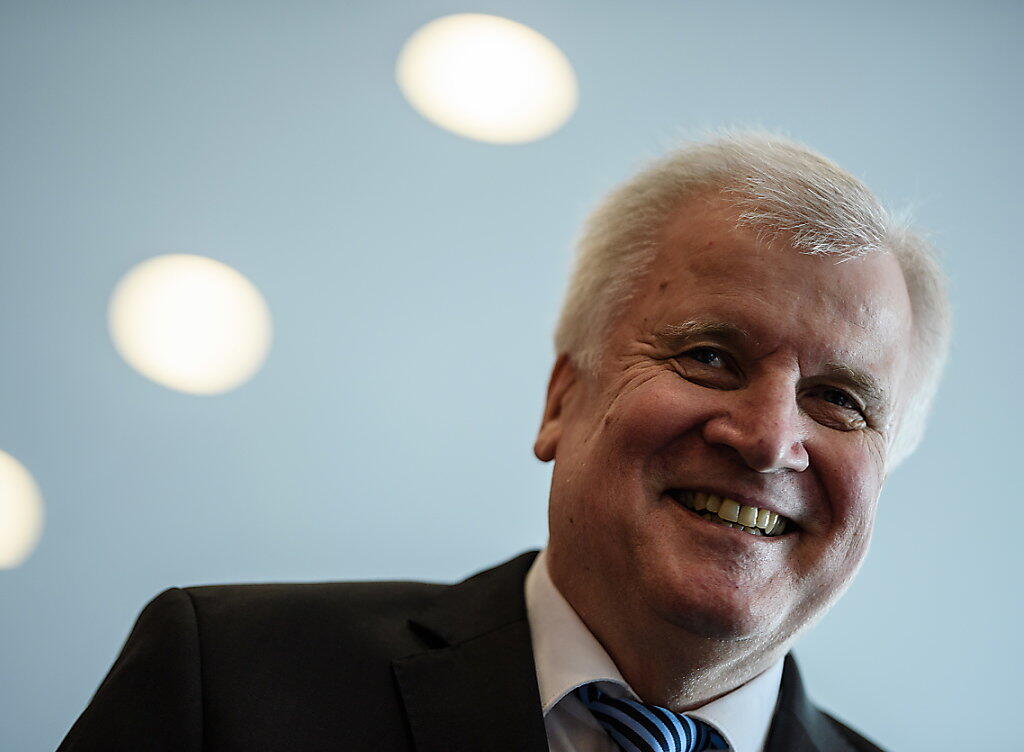 Der deutsche Innenminister Horst Seehofer freute sich, dass an seinem 69. Geburtstag auch 69 Afghanen abgeschoben wurden - nun kommen aber weitere Missstände bei deutschen Abschiebungen ans Licht. (Archivbild) Der deutsche Innenminister Horst Seehofer freute sich, dass an seinem 69. Geburtstag auch 69 Afghanen abgeschoben wurden - nun kommen aber weitere Missstände bei deutschen Abschiebungen ans Licht. (Archivbild)