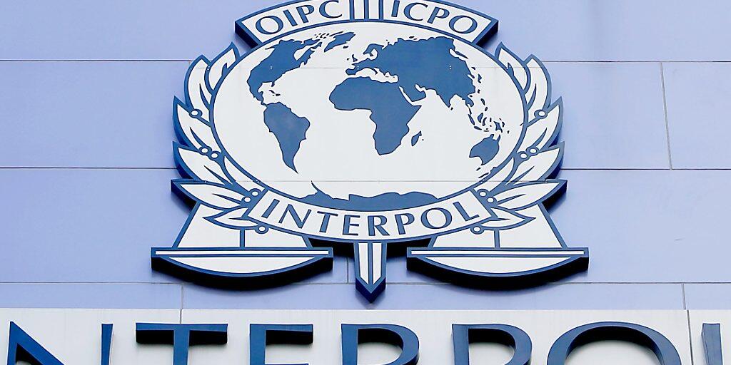 Interpol hat vor kriminellen Aktivitäten im Zusammenhang mit Coronavirus-Medikamenten sowie eines Impfstoffes gewarnt. (Symbolbild)