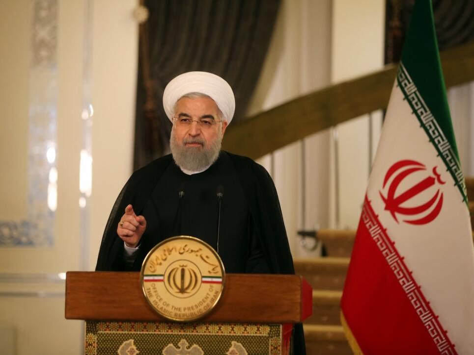 Nicht nur der iranische Präsident Hassan Ruhani kritisiert das Vorgehen der USA bezüglich des Atomabkommens, auch Grossbritannien, Deutschland und Frankreich reagieren mit Sorge auf die Trump-Äusserungen.
