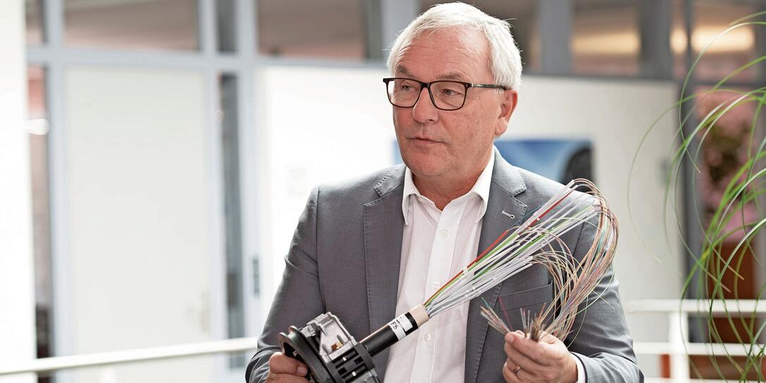 Interview mit LKW-Geschäftsführer Gerald Marxer bzgl. Preiserhöhung Glasfaser, in Schaan Interview mit LKW-Geschäftsführer Gerald Marxer bzgl. Preiserhöhung Glasfaser, in Schaan