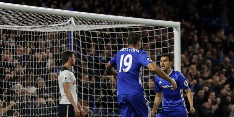 Bejubeln Chelseas 2:1 gegen Tottenham: Diego Costa (links) und Pedro Rodriguez Bejubeln Chelseas 2:1 gegen Tottenham: Diego Costa (links) und Pedro Rodriguez