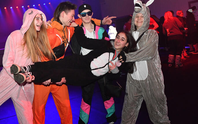 Monsterkonzert und Maskenball in Gams