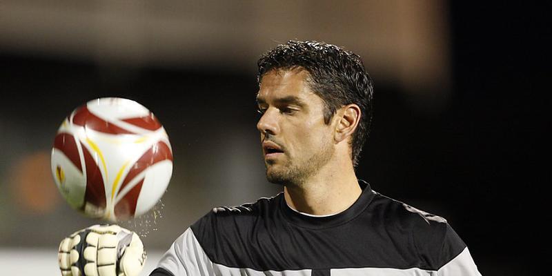 Zuberbühler (hier noch als Keeper bei Fulham) kehrt als Goalietrainer auf die Insel zurück