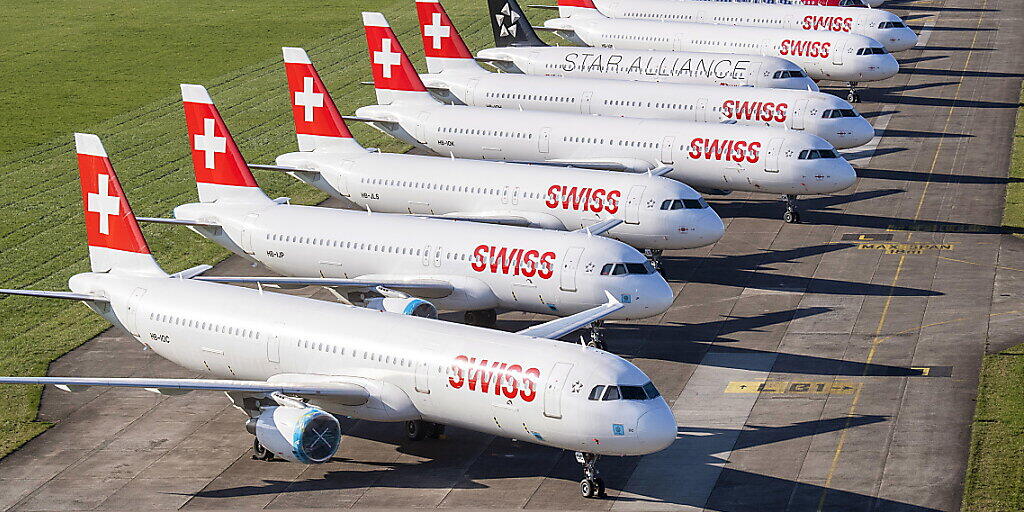 Wegen des weitgehend eingestellten Flugbetriebs meldet die Lufthansa Kurzarbeit für knapp zwei Drittel ihrer Beschäftigten an. Auch die Tochter Swiss greift wegen des Coronavirus zu dieser Massnahme. (Archiv)