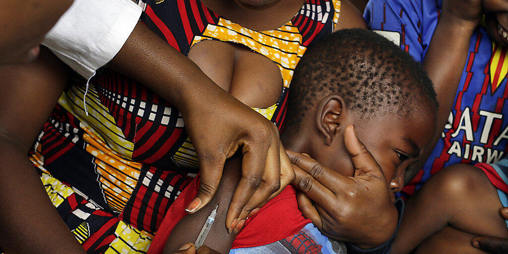 Die Weltgesundheitsorganisation (WHO) will mit Massenimpfungen in Afrika weitere Gelbfieber-Epidemien auf dem Kontinent bis 2026 verhindern. (Symbolbild)