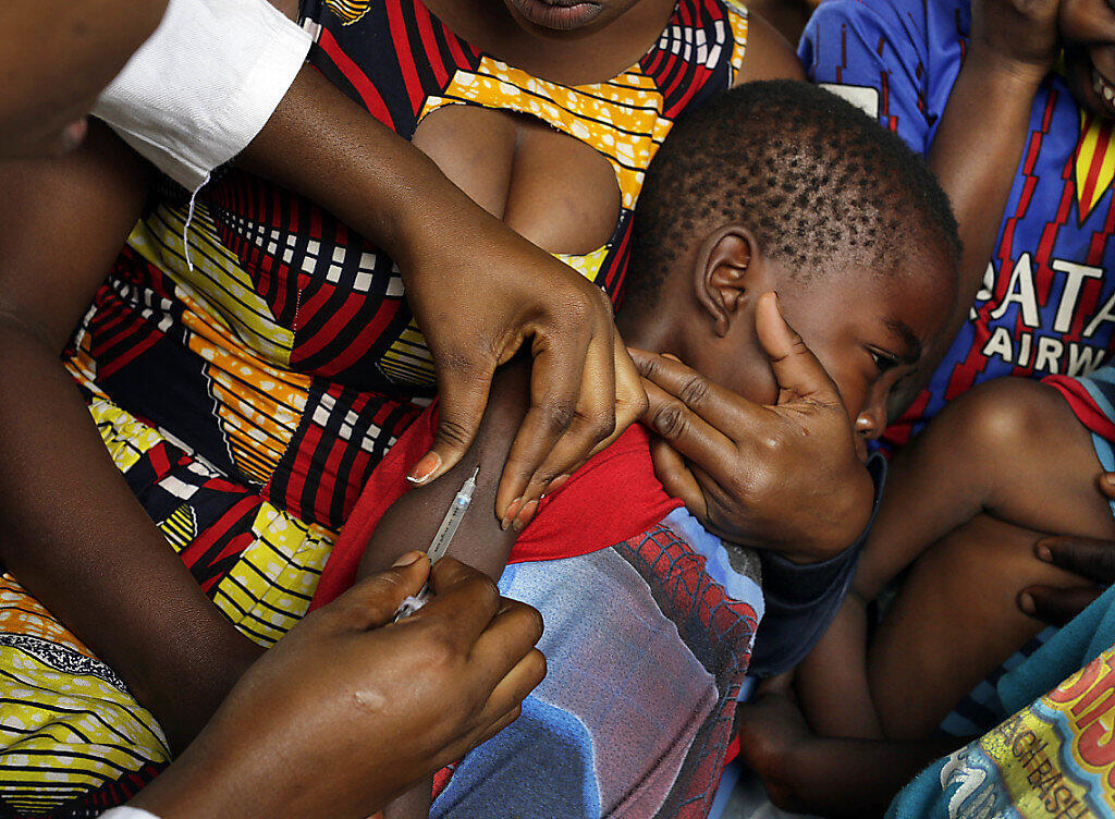 Die Weltgesundheitsorganisation (WHO) will mit Massenimpfungen in Afrika weitere Gelbfieber-Epidemien auf dem Kontinent bis 2026 verhindern. (Symbolbild) Die Weltgesundheitsorganisation (WHO) will mit Massenimpfungen in Afrika weitere Gelbfieber-Epidemien auf dem Kontinent bis 2026 verhindern. (Symbolbild)