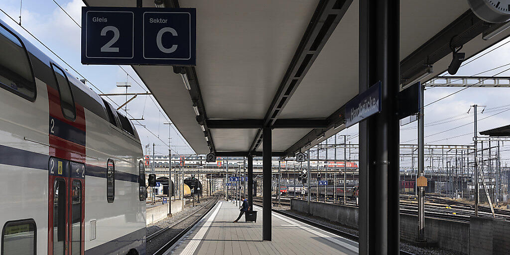 Mit dem Urteil des Bundesverwaltungsgerichts ist der Halbstundentakt der S3 zwischen Zürich Hardbrücke und Bülach in der Hauptverkehrszeit gesichert. (Archivbild)
