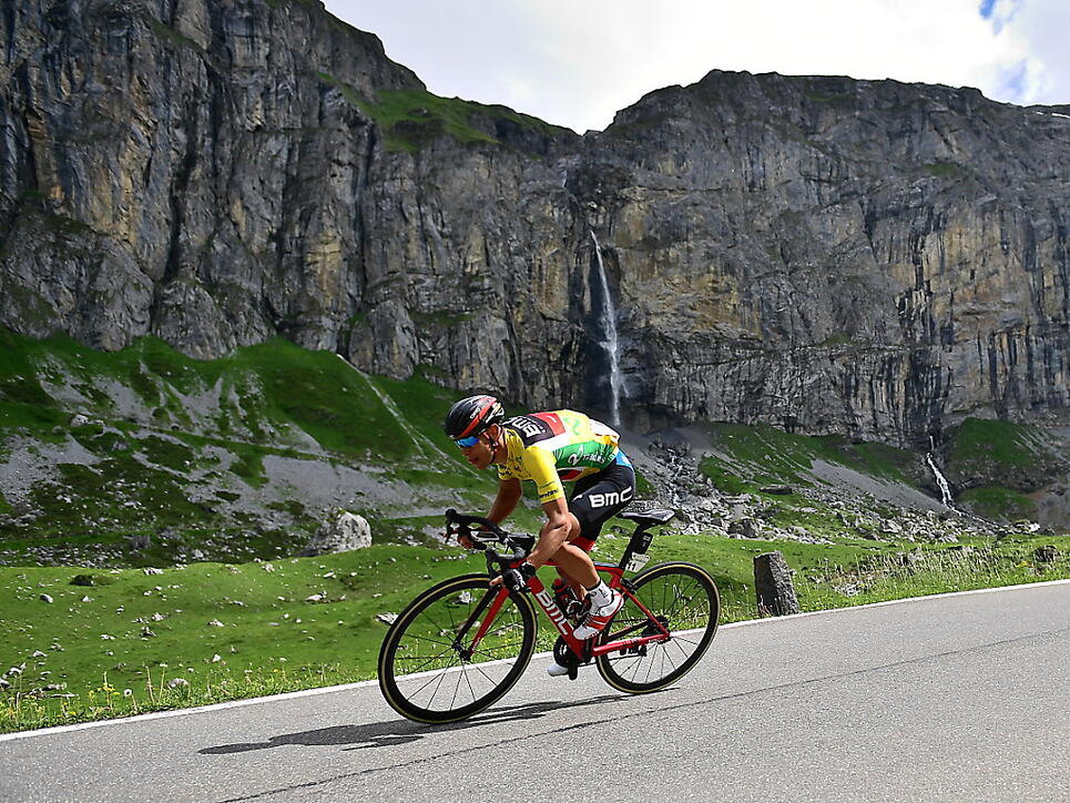 Der Leader Richie Porte vom Team BMC auf dem Weg von Fiesch nach Gommiswald