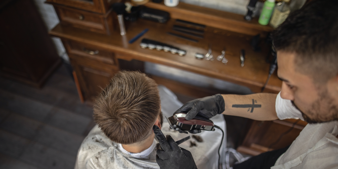 Einzelunternehmer wie Friseure oder Kosmetiker haben keinen Anspruch.