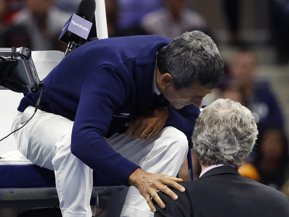Tennis-Schiedsrichter Carlos Ramos (auf dem Stuhl) äusserte sich in seiner portugiesischen Heimat zum US-Open-Final der Frauen