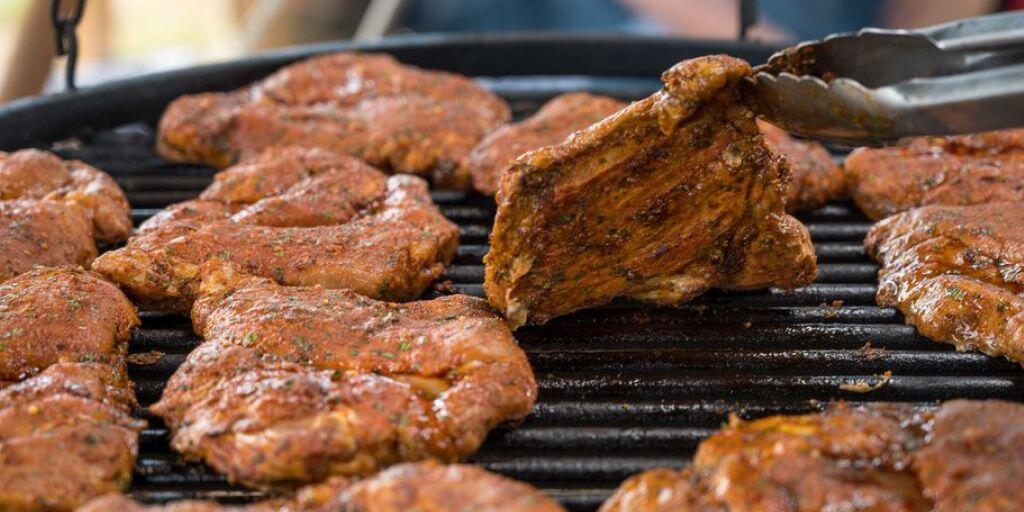 Fleisch kostet in der Schweiz 2,3 Mal so viel wie im EU-Durchschnitt. Dieser Preisunterschied liegt weitaus höher als bei anderen Lebensmitteln. (Symbolbild)
