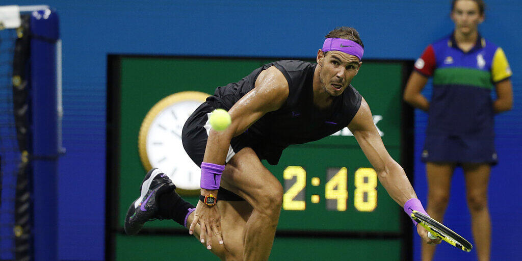 Spektakulär: Den zweitletzten Punkt des Achtelfinals gegen Maris Cilic gewann Rafael Nadal mit einem Ball um den Netzpfosten herum