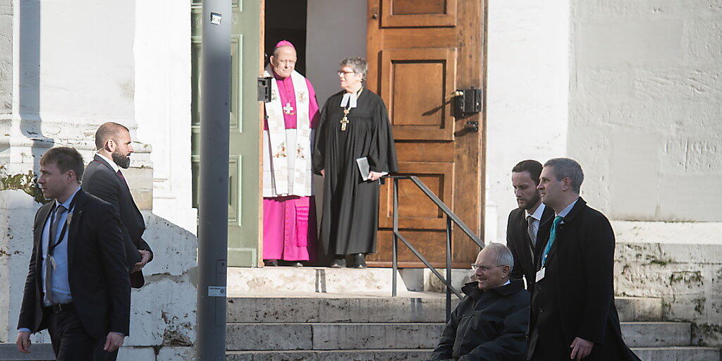Zum Auftakt der Feierlichkeiten zum 100. Jubliäum der Weimarer Republik fand in der Herderkirche in Weimar ein ökumenischer Gottesdienst statt. Zum Auftakt der Feierlichkeiten zum 100. Jubliäum der Weimarer Republik fand in der Herderkirche in Weimar ein ökumenischer Gottesdienst statt.