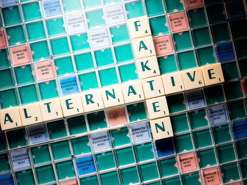 Falsche Behauptungen werden salonfähig gemacht: Mit dieser Begründung wählte eine Jury deutscher Sprachwissenschafter den Ausdruck "alternative Fakten" zum "Unwort des Jahres". (Symbolbild)