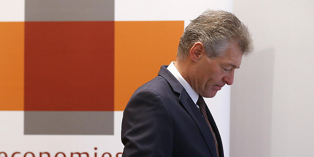 Der Präsident von Economiesuisse, Heinz Karrer, erklärt in einem Interview mit der "NZZ", was der Wirtschaftsdachverband aus Abstimmungsniederlagen für Lehren gezogen hat. (Archivbild)