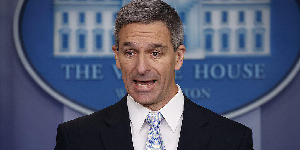 Ken Cuccinelli, kommissarischer Leiter der US-Einwanderungbehörde, hat die Inschrift der New Yorker Freiheitsstatue umgedichtet und wird dafür kritisiert. (Archivbild)