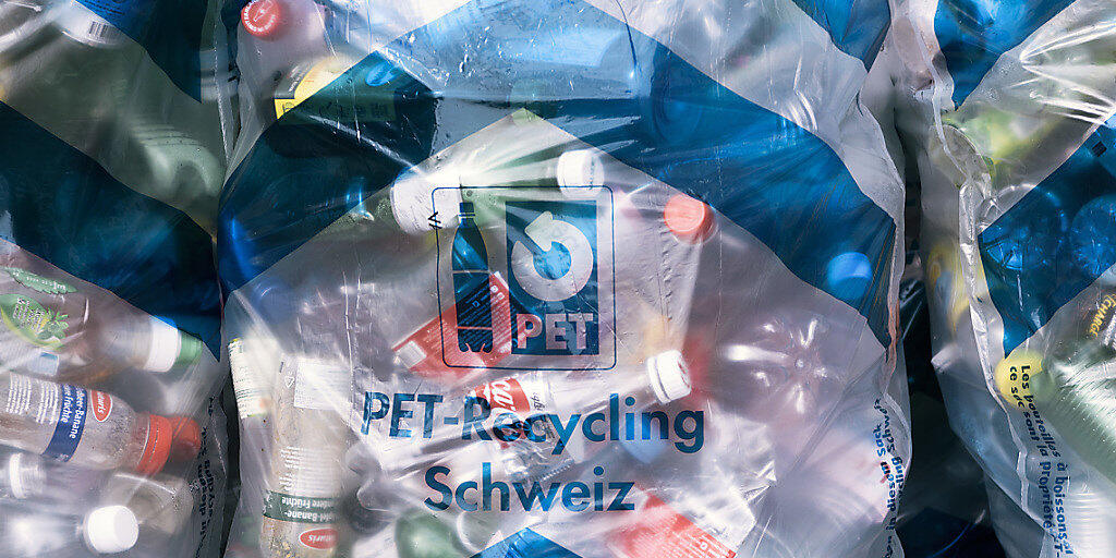 Kampf dem Plastikmüll: Mineralwasser-Anbieter Evian testet ein neues System zur Quellwasser-Versorgung für den Hausgebrauch. (Symbolbild)