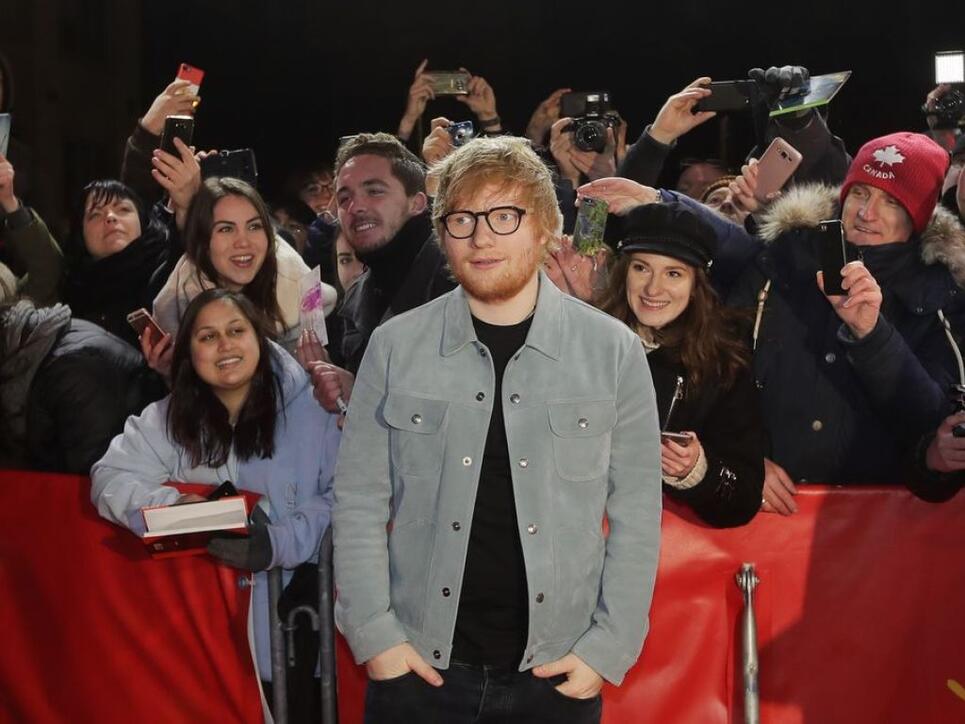 Man sieht es ihm nicht an, aber Singer-Songwriter Ed Sheeran ist der aktuell bestverdienende Musiker der Welt. (Archivbild)