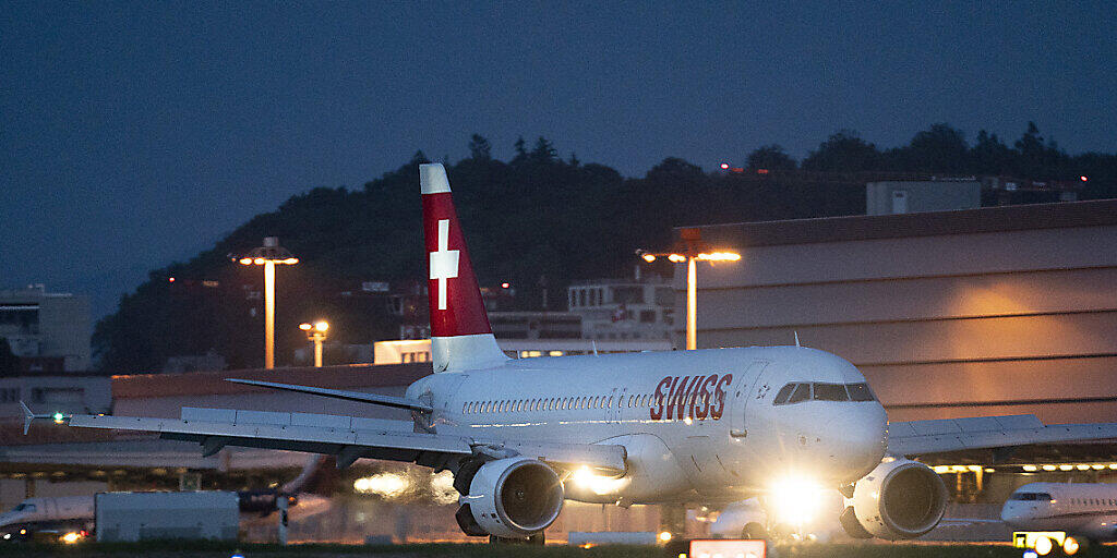Mit den Flugpreisen soll es gemäss einer Studie 2020 nach oben gehen: Eine Maschine der Swiss auf dem Flughafen Zürich-Kloten (Archivbild). Mit den Flugpreisen soll es gemäss einer Studie 2020 nach oben gehen: Eine Maschine der Swiss auf dem Flughafen Zürich-Kloten (Archivbild).