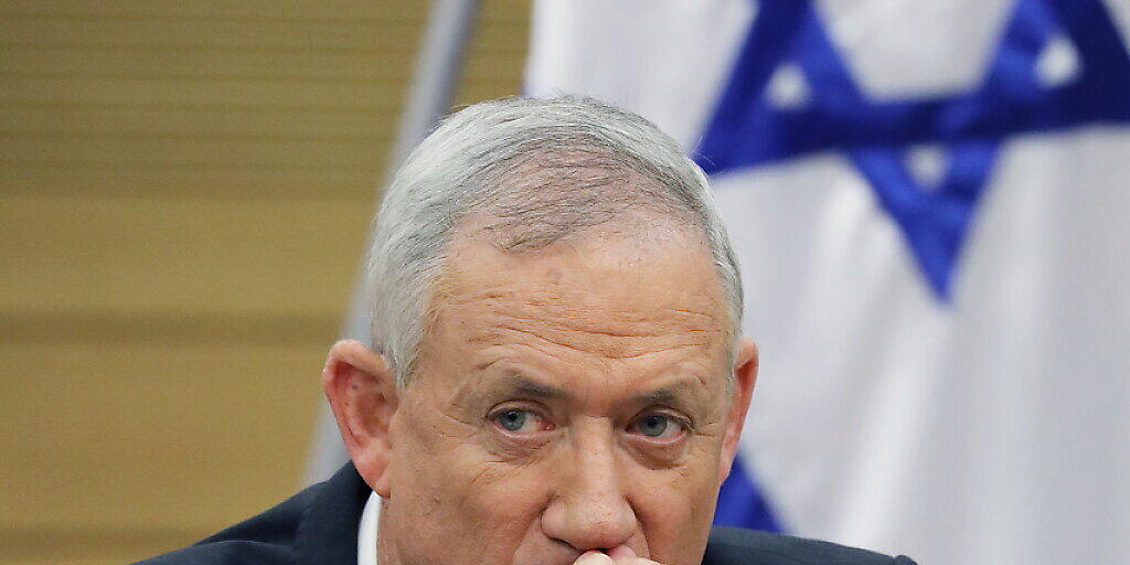 Am Ende seines Lateins auch er: Netanjahu-Herausforderer Benny Gantz gibt den Regierungsauftrag unerledigt zurück.