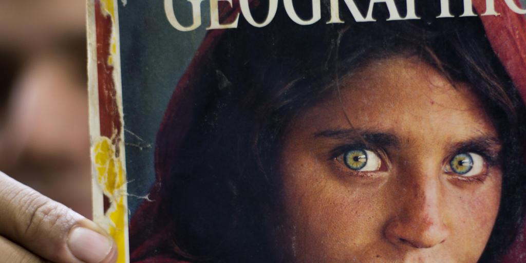 Durch ein Titelbild des Magazins "National Geographic" wurde die Afghanin Sharbat Gula weltberühmt. (Archiv) Durch ein Titelbild des Magazins "National Geographic" wurde die Afghanin Sharbat Gula weltberühmt. (Archiv)