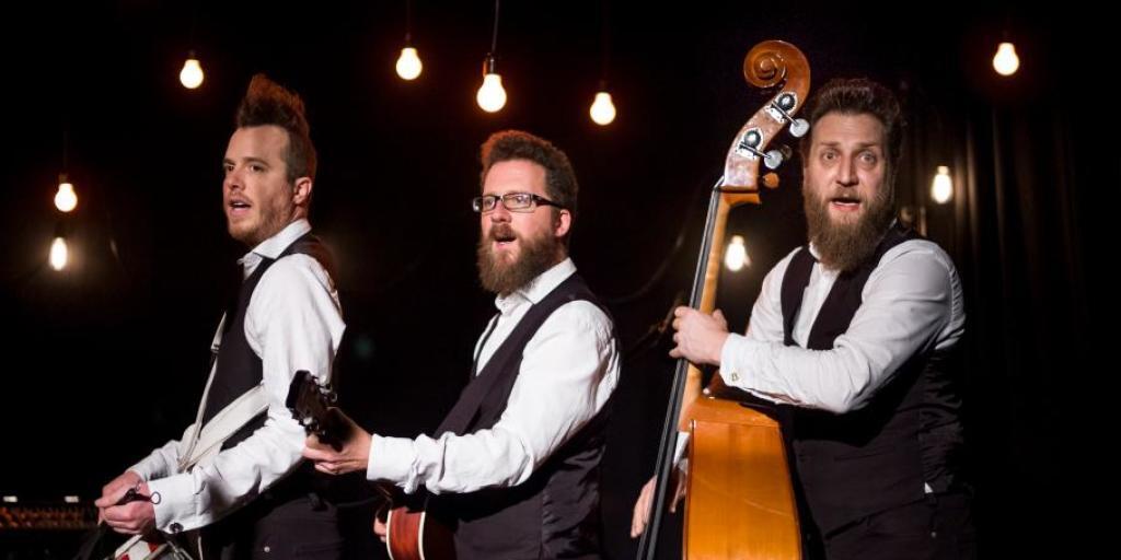 Raphaël Pedroli, Lionel Aebischer und Frédéric Erard (von links) sind Les Petits Chanteurs à la Gueule de Bois. Das Bundesamt für Kultur zeichnet das Neuenburger Trio mit dem Schweizer Kleinkunstpreis 2018 aus. (Pressebild)