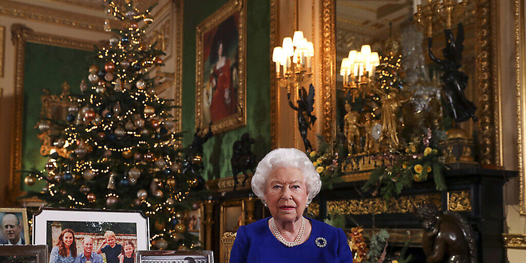 Die Queen spricht in ihrer diesjährigen Weihnachtsansprache auch die Probleme innerhalb der königlichen Familie an.