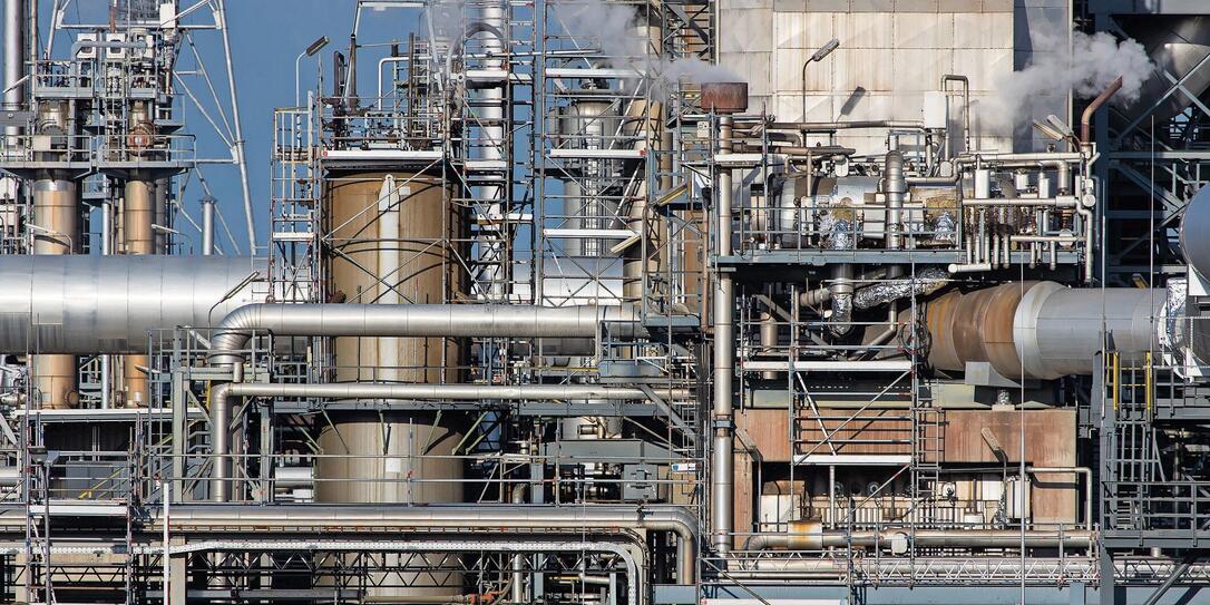 Part of refinery facility with complicated pipe system