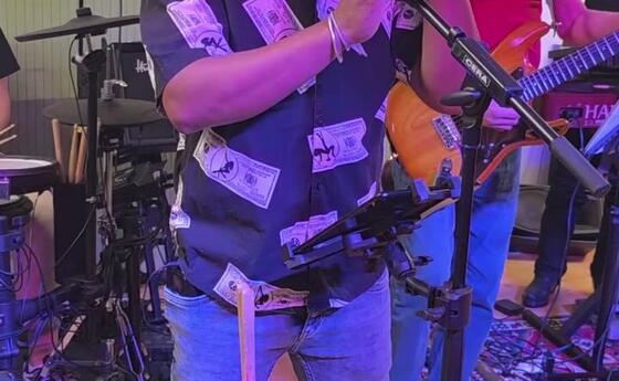 Raggae-Song: &laquo;Amin'Nay Agny&raquo; von Singer und Songwriter Cera von &laquo;Midnight Sky&raquo;