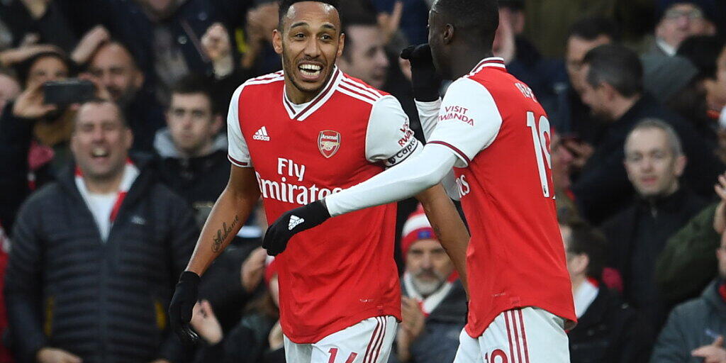 Arsenals Doppeltorschütze Pierre-Emerick Aubameyang jubelt über seinen ersten Treffer gegen Everton