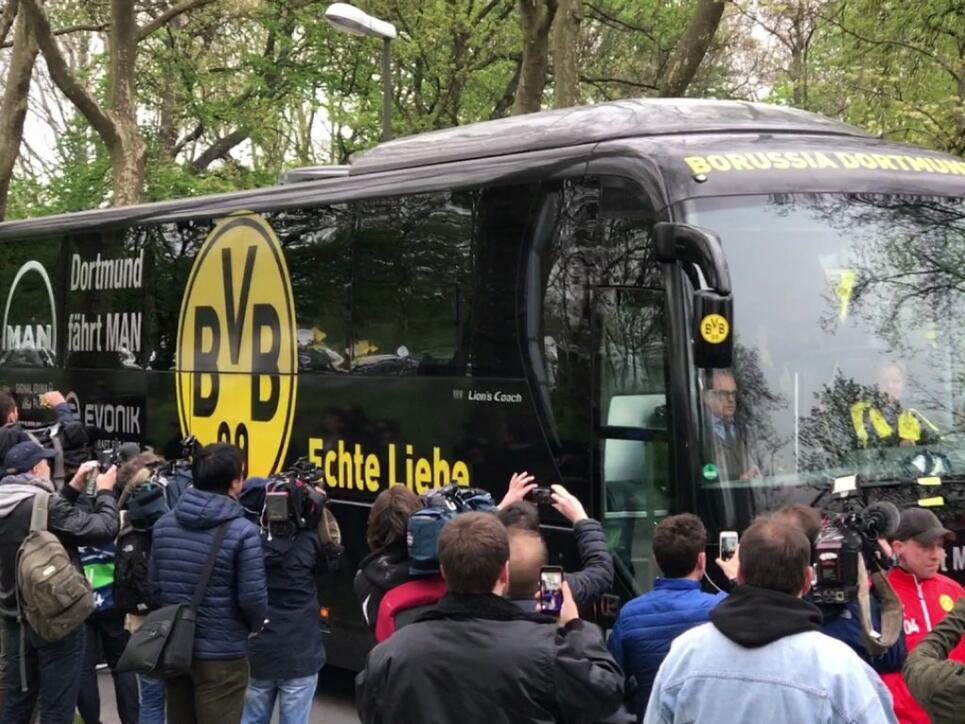 Borussia Dortmunds Spieler im Teambus wurden Ziel eines feigen Bombenanschlags