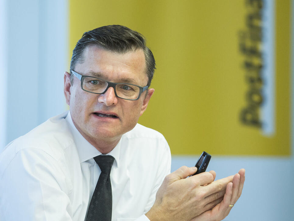 Will bei den Kunden die hohle Hand machen: Postfinance-CEO Hansruedi Köng.