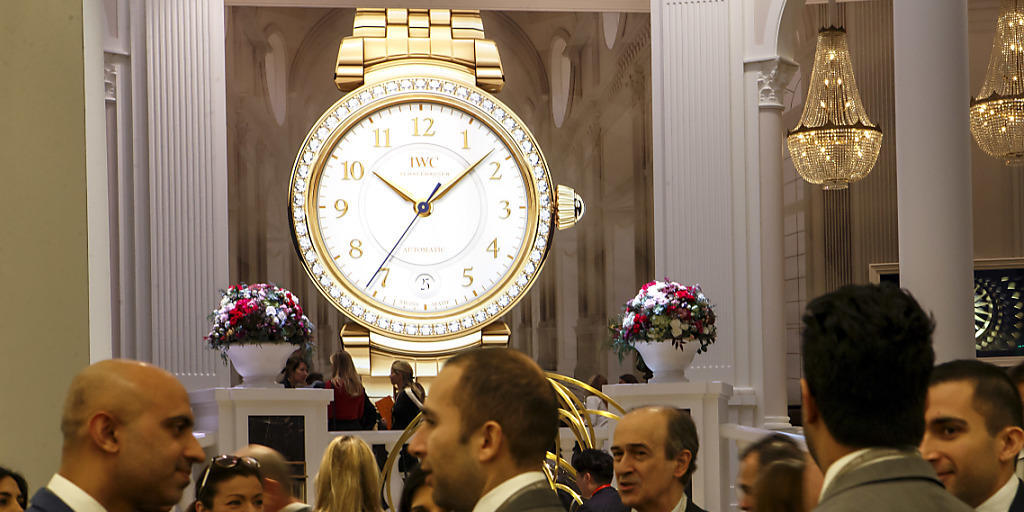 Am Montag hat die Luxusuhrenmesse SIHH ihre Tore für das Fachpublikum geöffnet. Am Freitag können die ausgestellten Luxusuhren auch von Kunden in Augenschein genommen werden.