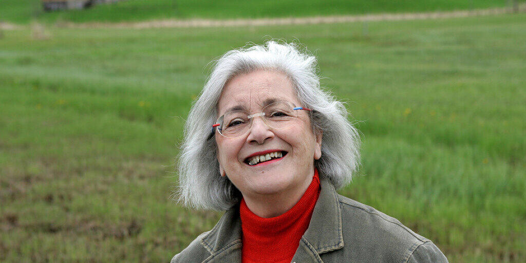 Die Zürcher Radiolegende Elisabeth Schnell - hier 2005 im Berner Oberland - ist im Alter von 90 Jahren an den Folgen einer Erkrankung gestorben.